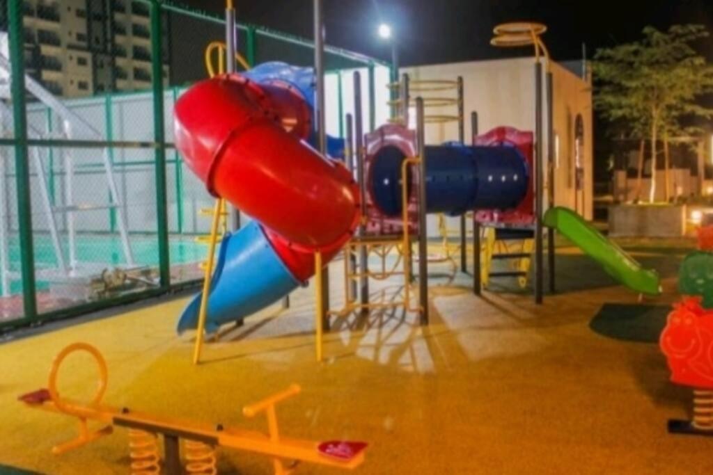 Hani Homestay Wifi Netflix Secure Parking Klia Usim Inti Aeon Mall Nilai Eksteriør billede