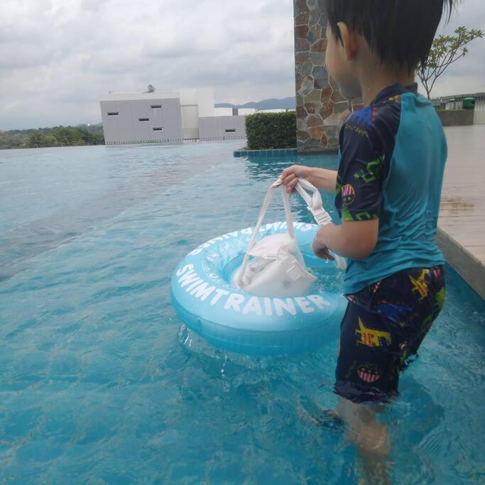 Hani Homestay Wifi Netflix Secure Parking Klia Usim Inti Aeon Mall Nilai Eksteriør billede