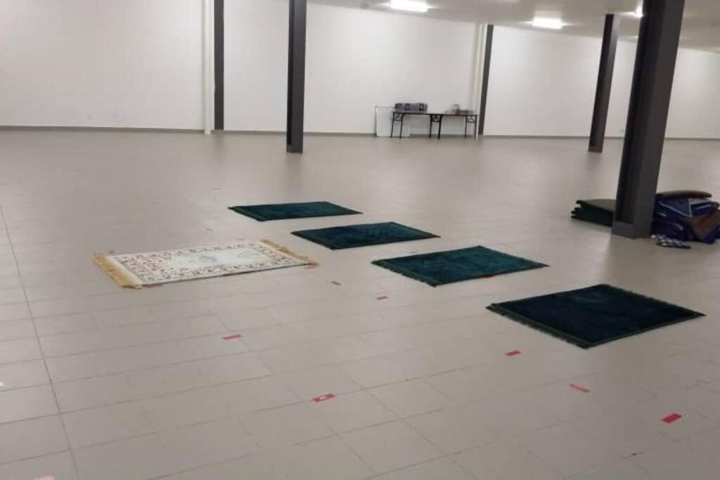 Hani Homestay Wifi Netflix Secure Parking Klia Usim Inti Aeon Mall Nilai Eksteriør billede