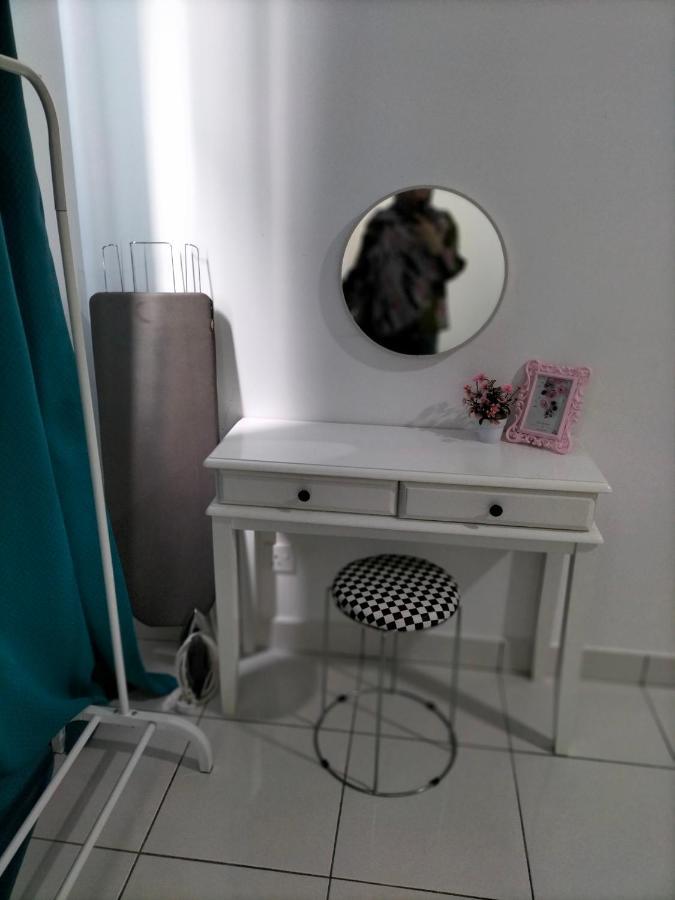 Hani Homestay Wifi Netflix Secure Parking Klia Usim Inti Aeon Mall Nilai Eksteriør billede